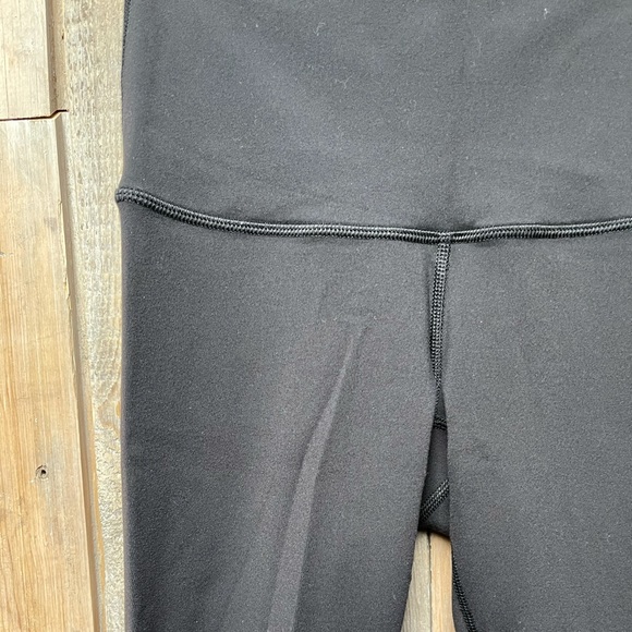 Lululemon Wunder Under 28” leggings - Picture 2 of 7
